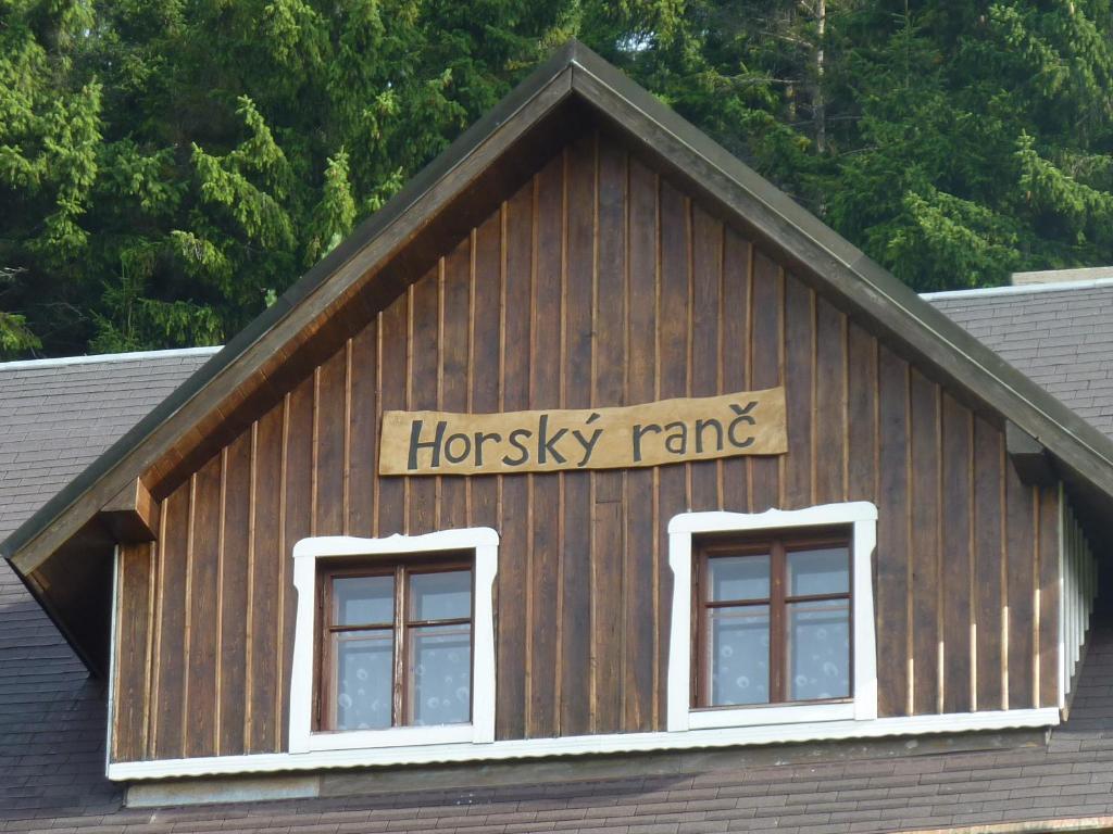 ホテル Horsky Ranc ペツ・ポト・スニェシュコウ エクステリア 写真